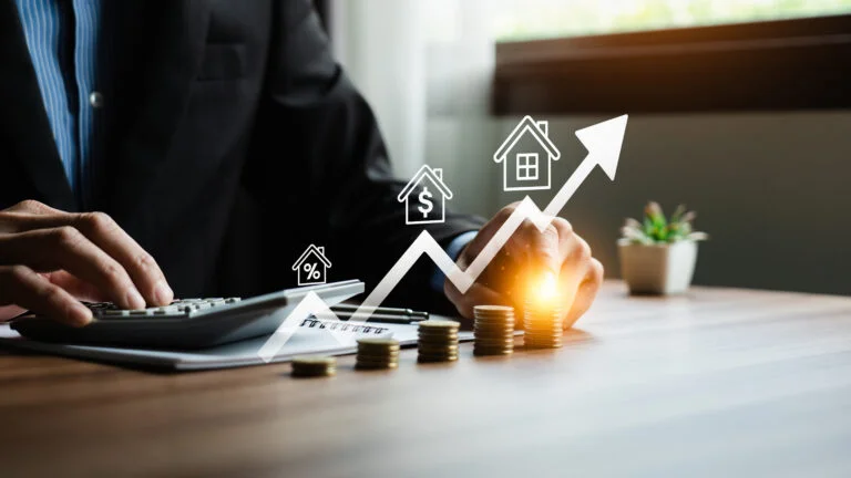 image represent the investing in real estate in pakistan.